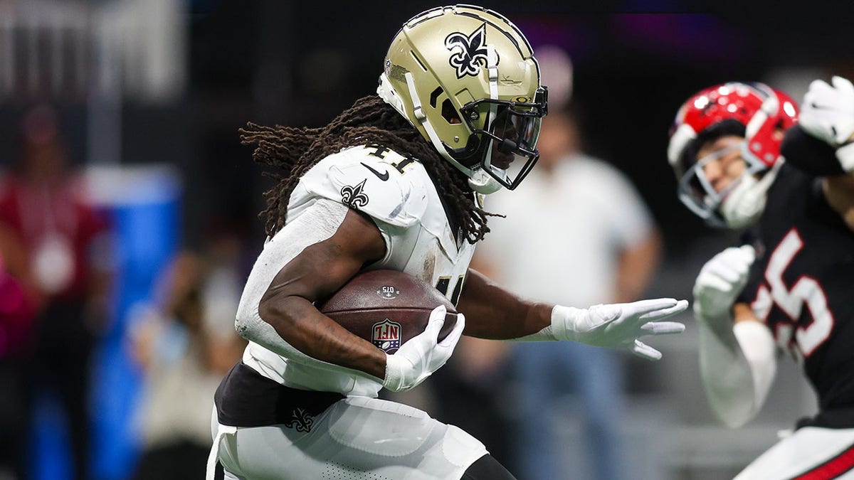 Alvin Kamara is running