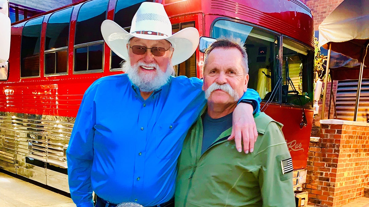 charlie daniels y david corlew