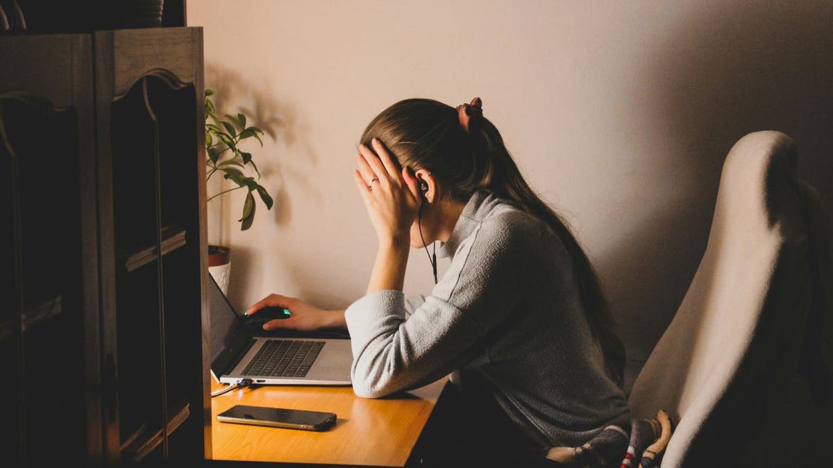 woman on laptop