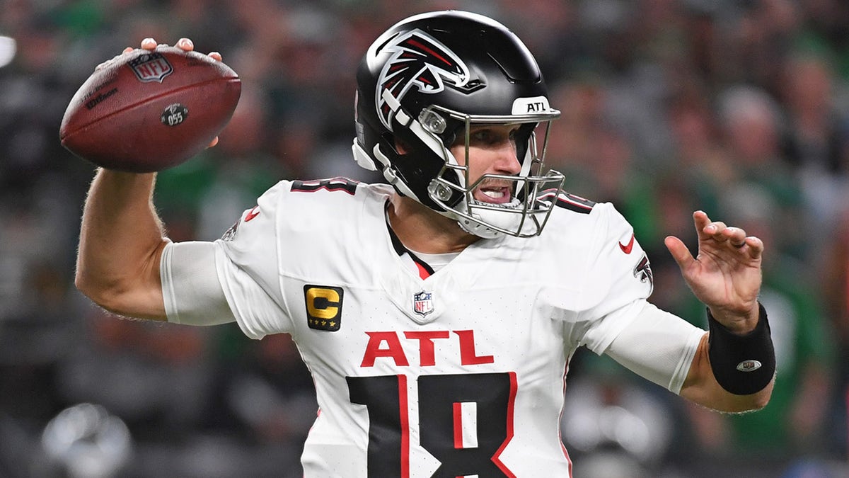 Falcons' Kirk Cousins, Buccaneers' Baker Mayfield Set Aside Rivalry To ...