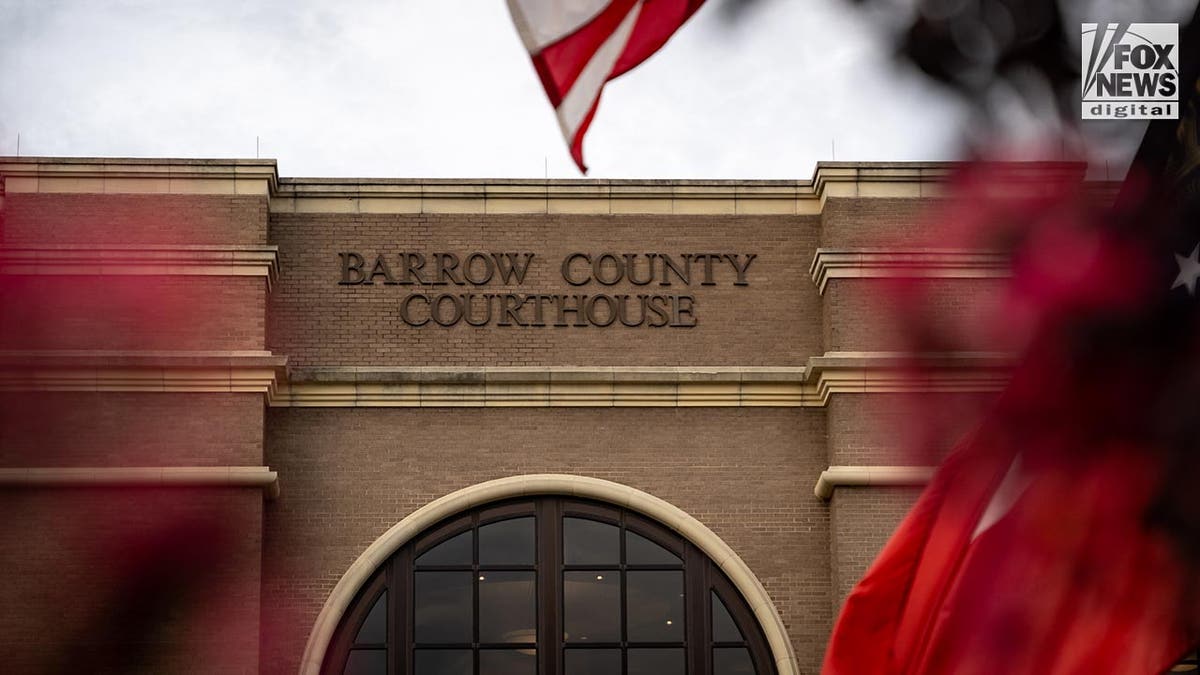 General view of the Barrow County courthouse