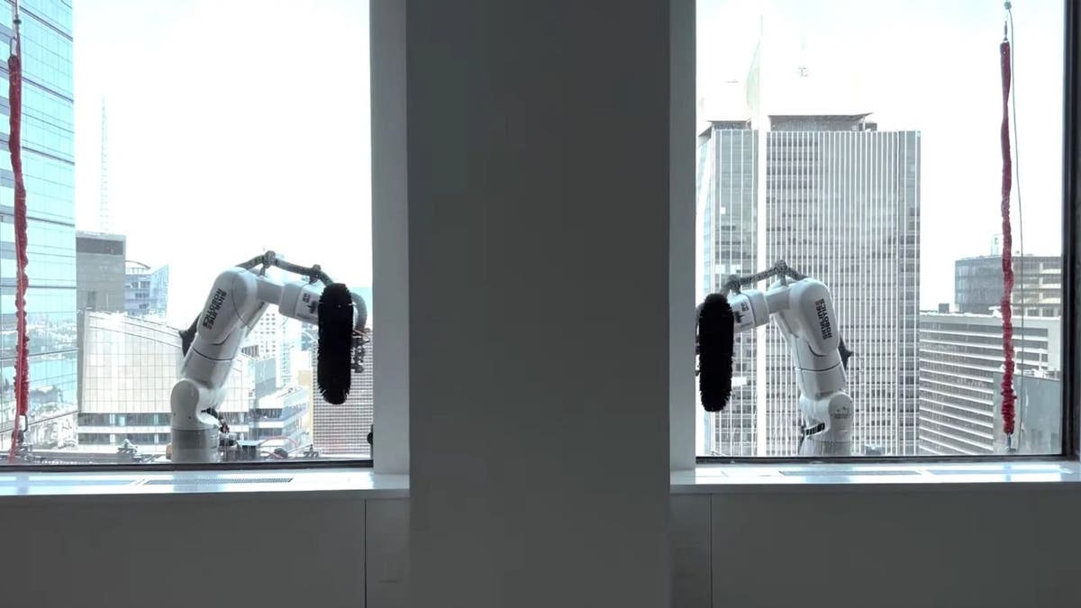 Window washing robot 4