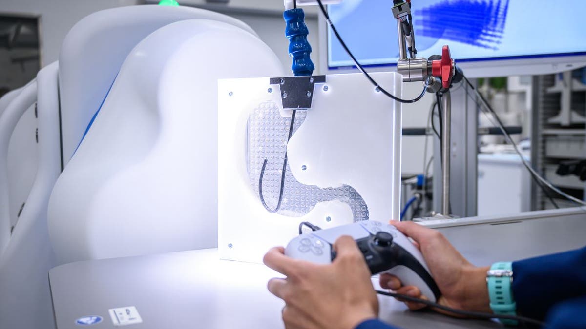 Surgeons use a PlayStation controller for long-distance endoscopy