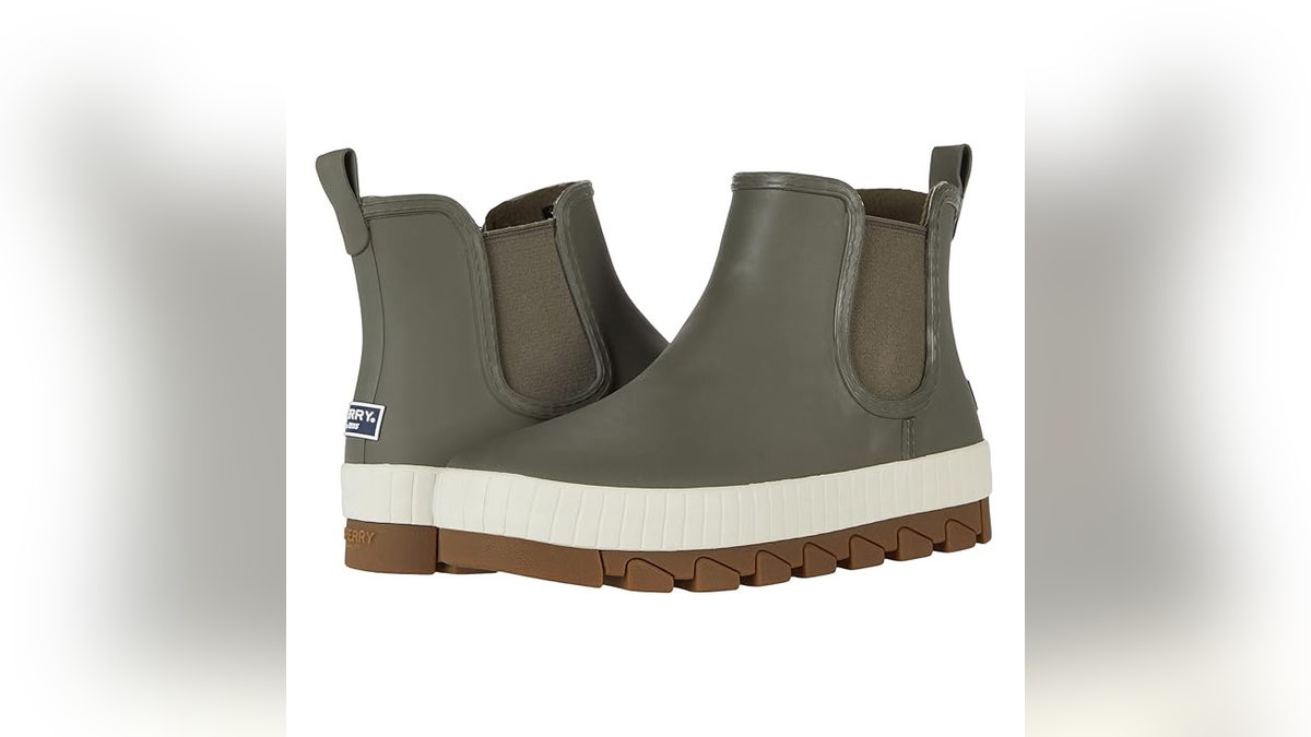 These durable rubber boots will keep your feet dry all fall.?