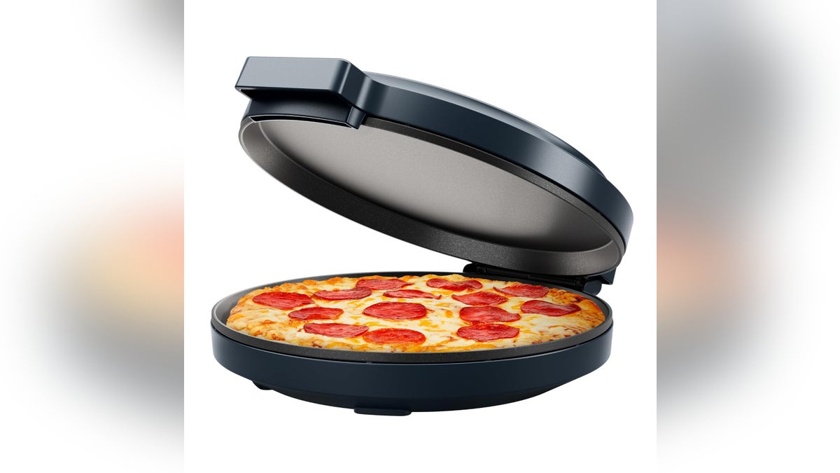 Cook perfect pizzas with a countertop pizza maker.?