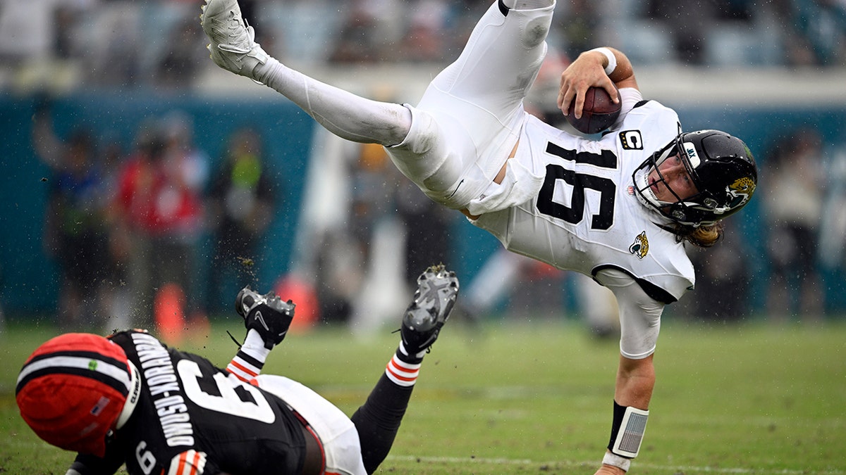 Trevor Lawrence leaps