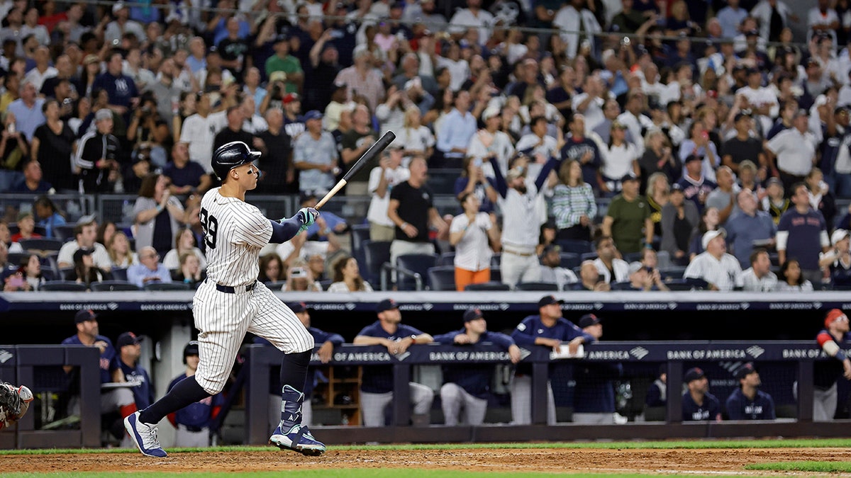 Aaron Judge hits a grand slam