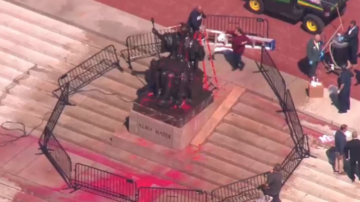 Vandalizan una estatua del Alma Mater en Columbia