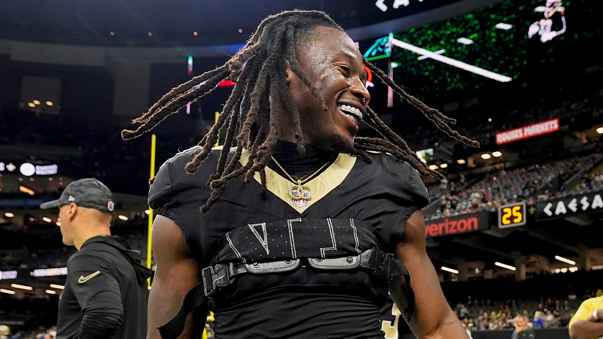 Alvin Kamara sonríe