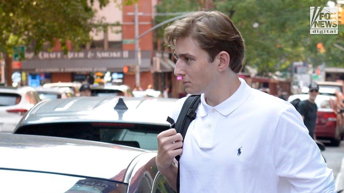 Barron Trump, 18, arrives at NYU for first day of college (will major