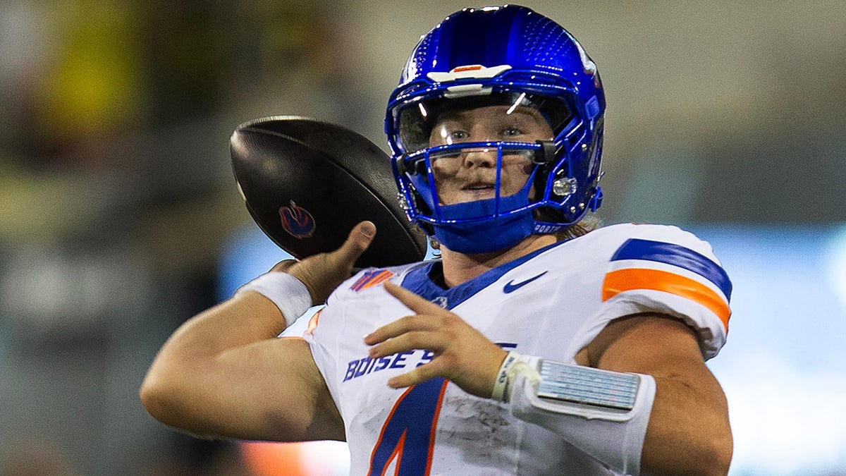 Boise State QB throws