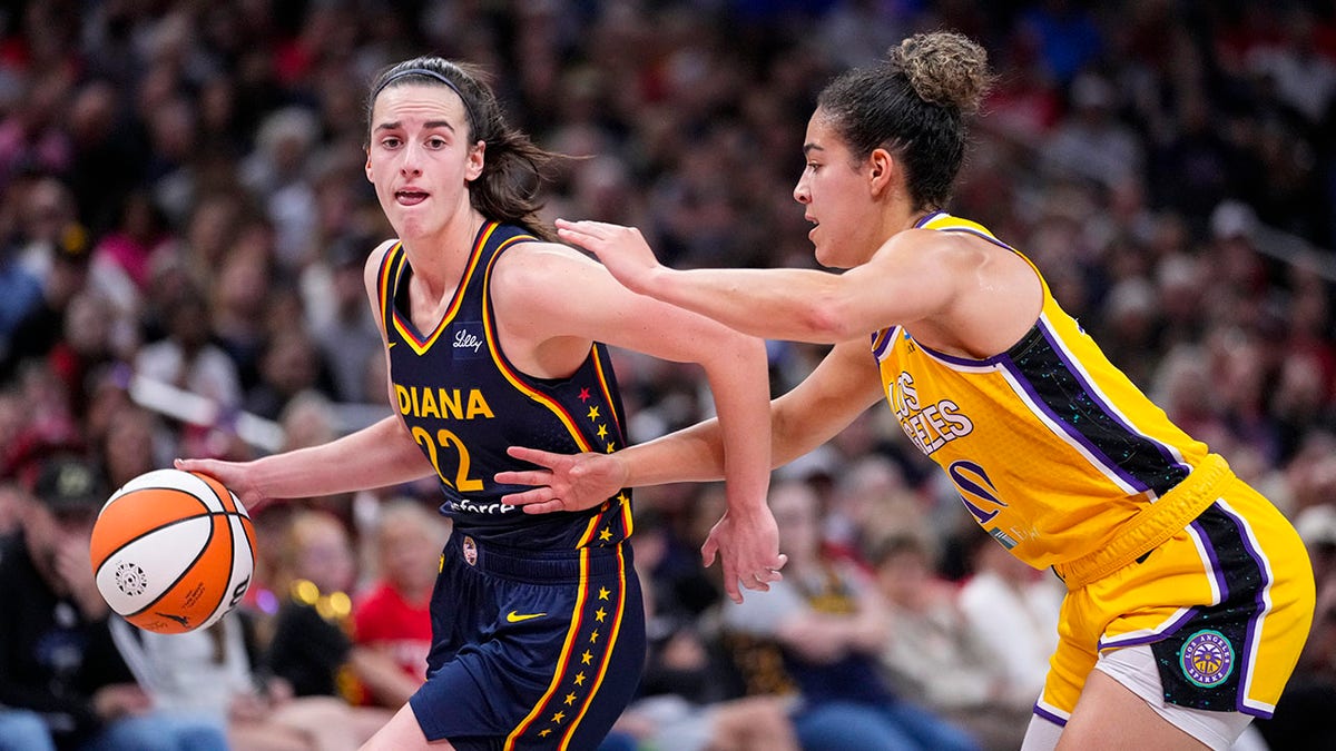 Caitlin Clark supera en coche a Kia Nurse