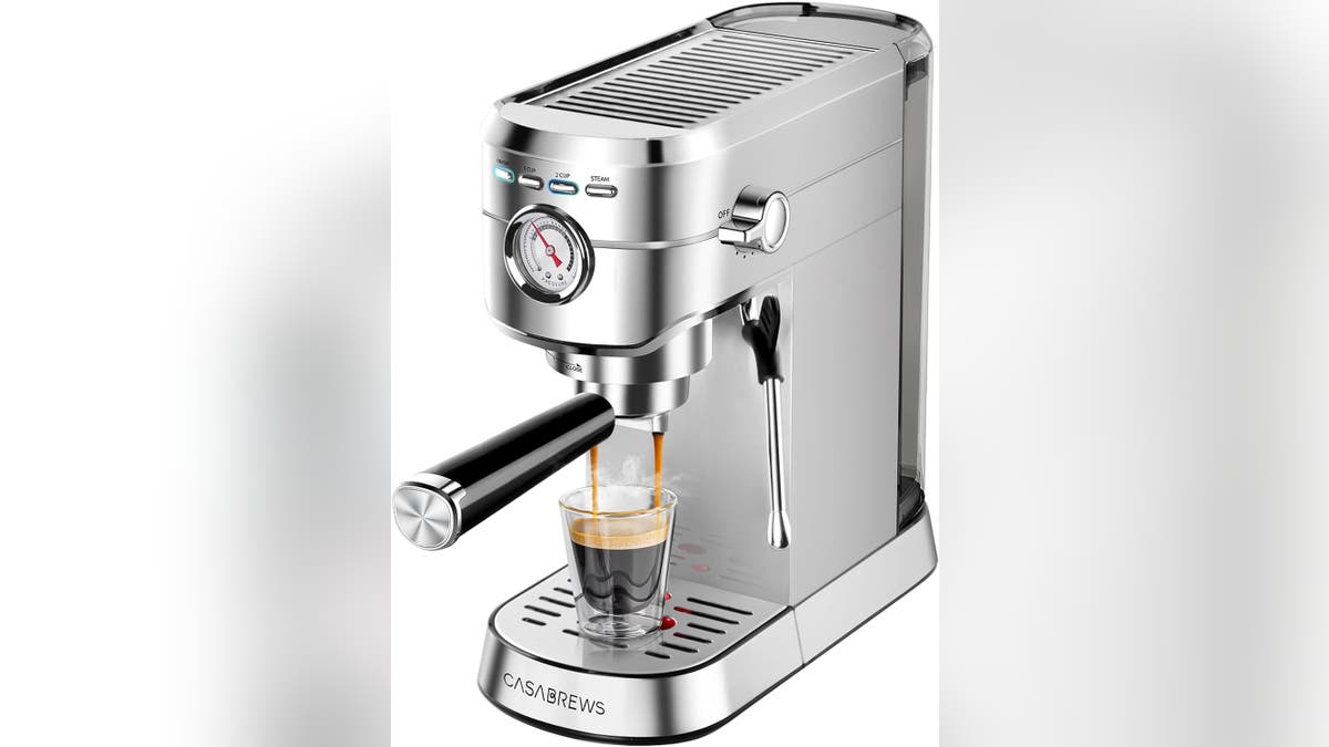 Ini adalah mesin espresso yang bagus untuk pemula.