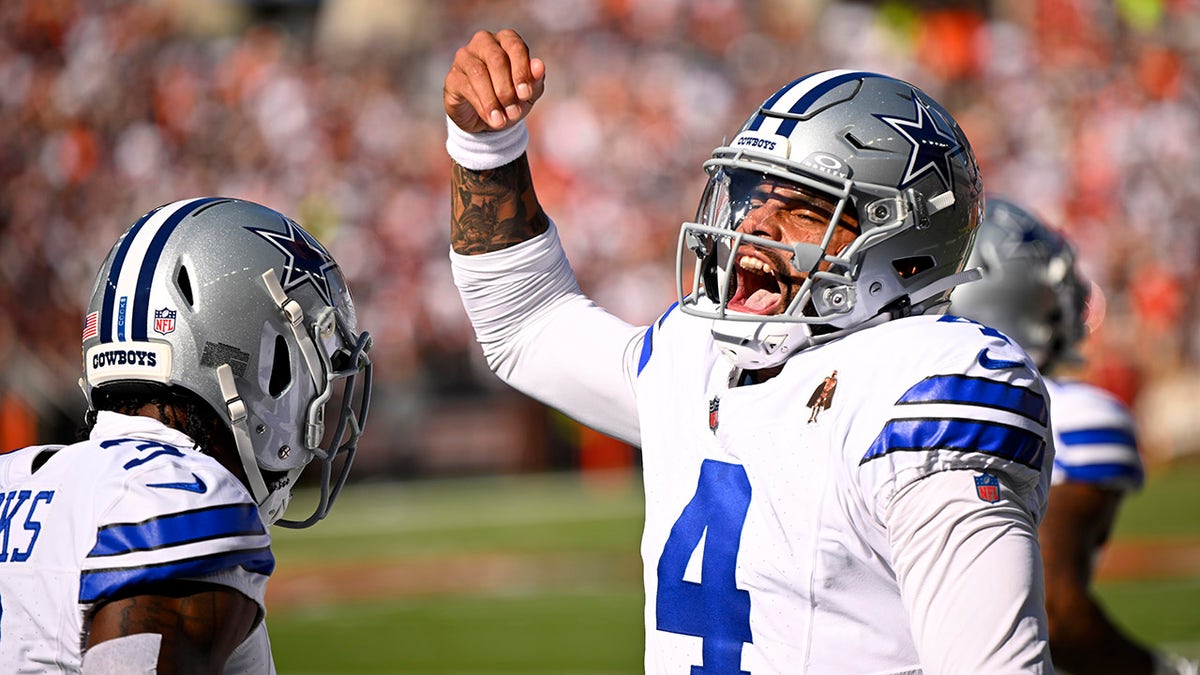 Dak Prescott celebrates