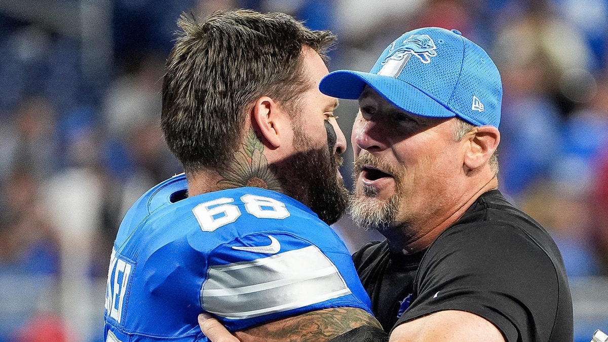 Dan Campbell y Taylor Decker