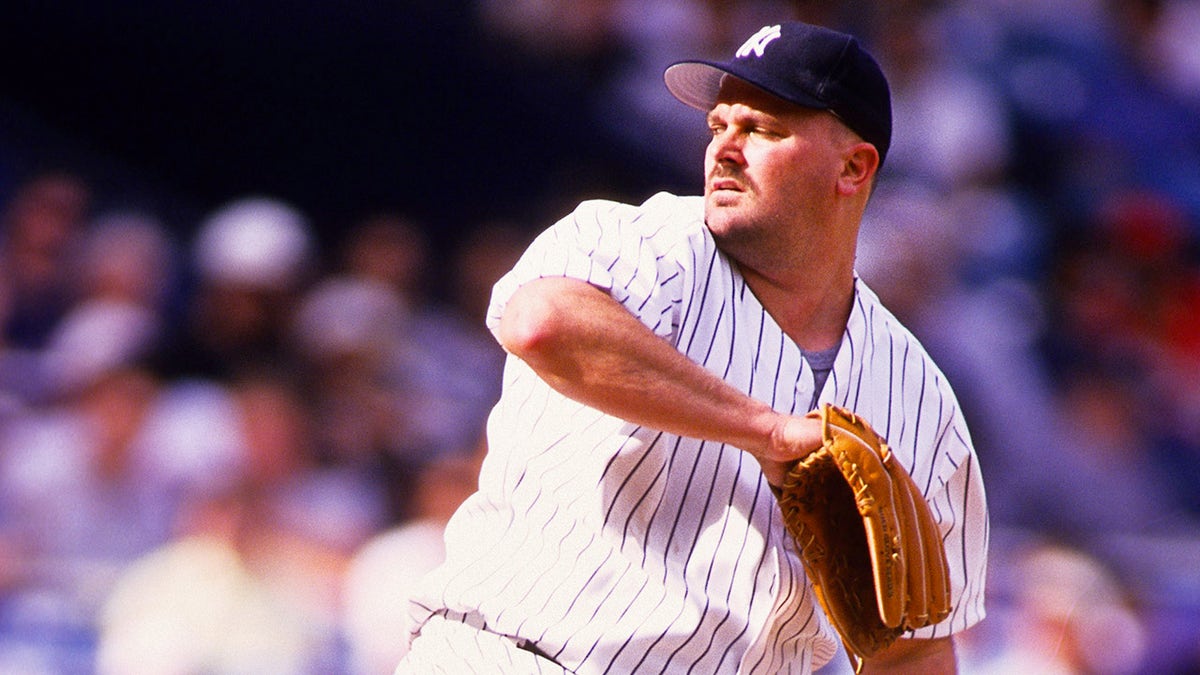 David Wells throws