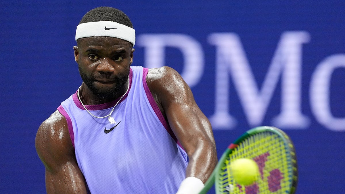 American Frances Tiafoe earns 3rd consecutive US Open quarterfinals