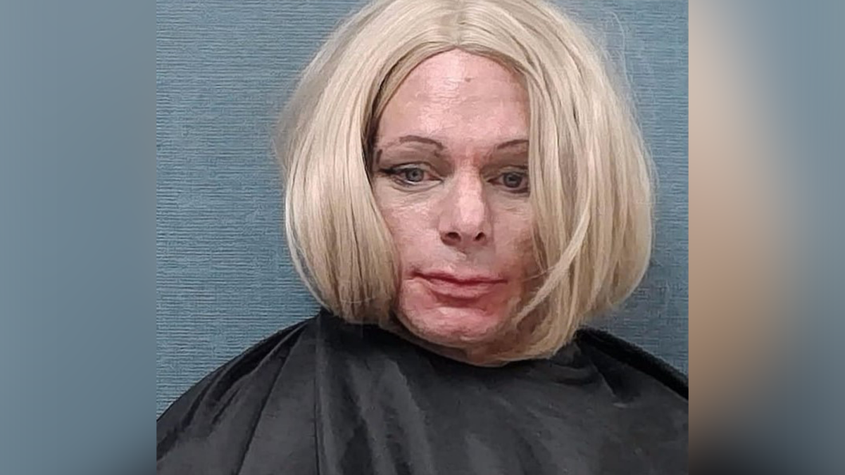 Ohio man wearing blonde wig, makeup, pearls allegedly attempted to ...