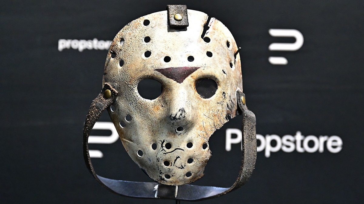 mask in the movie Friday the 13th