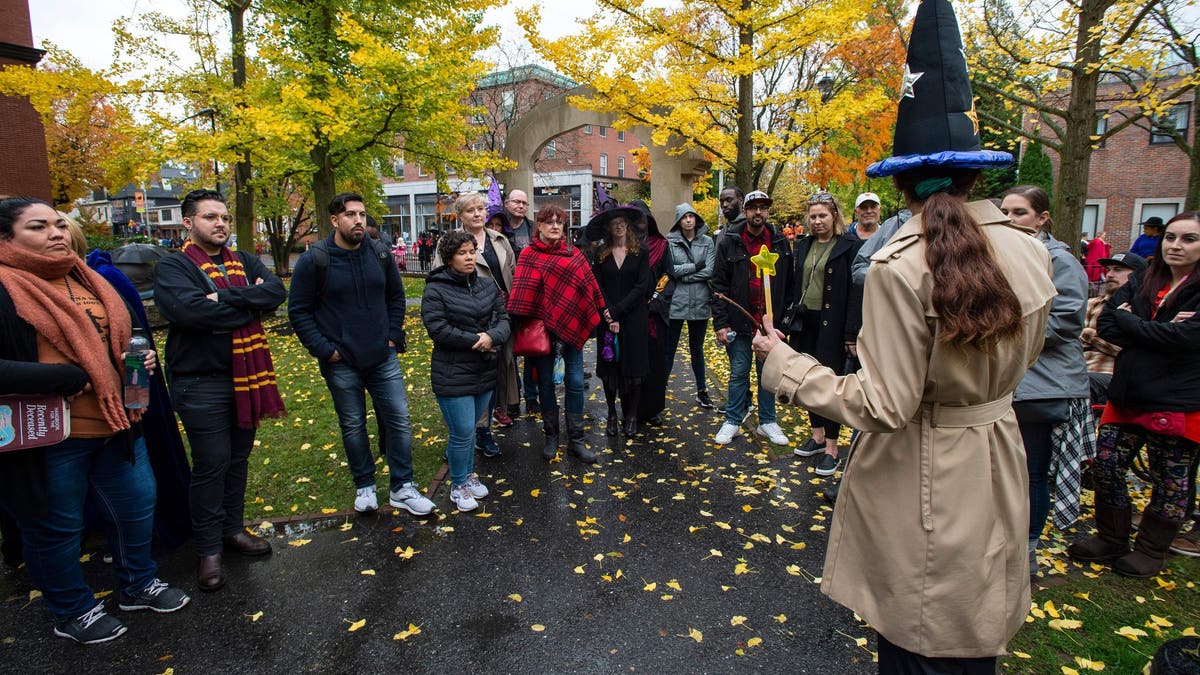 SALEM MA WITCH TOUR