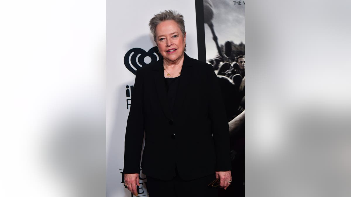 kathy bates pada tahun 2019