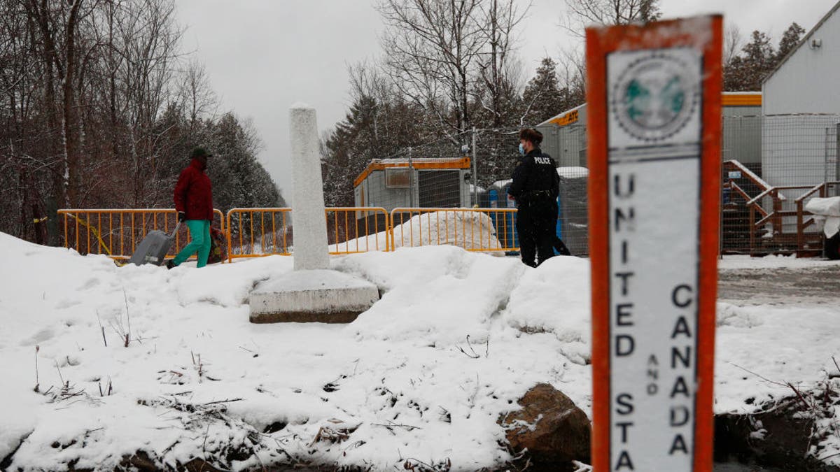 Agente del CBP en la frontera entre Canadá y EE.UU.