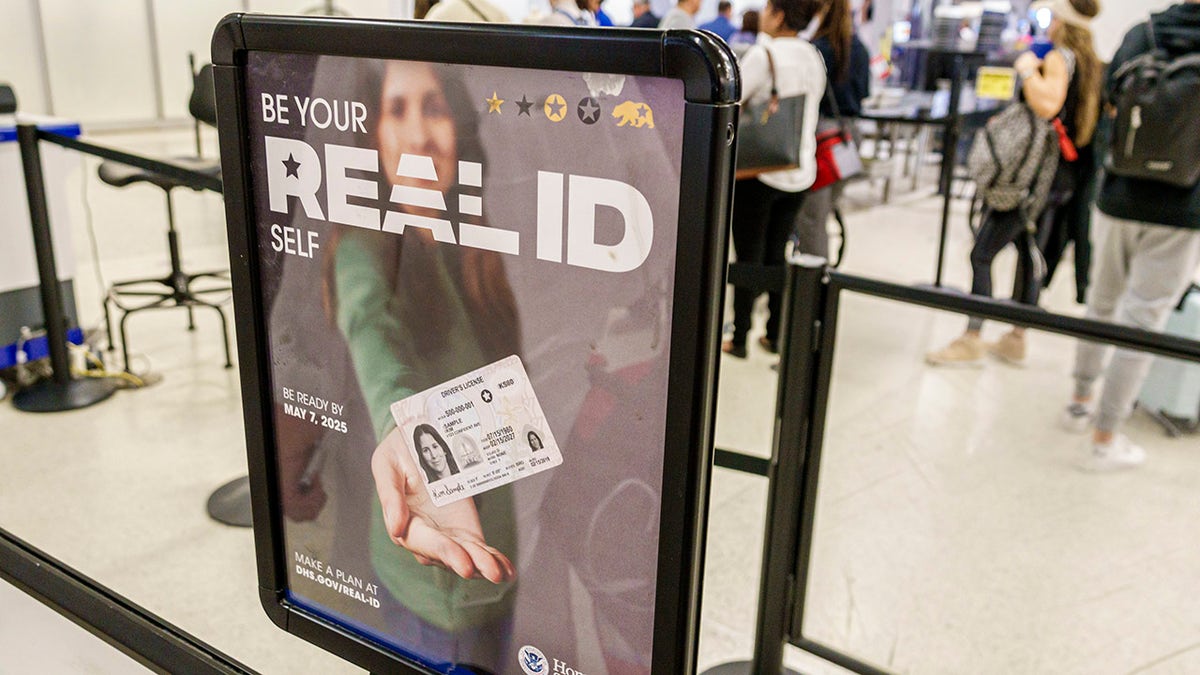 Placa de identificação real no aeroporto de Miami 