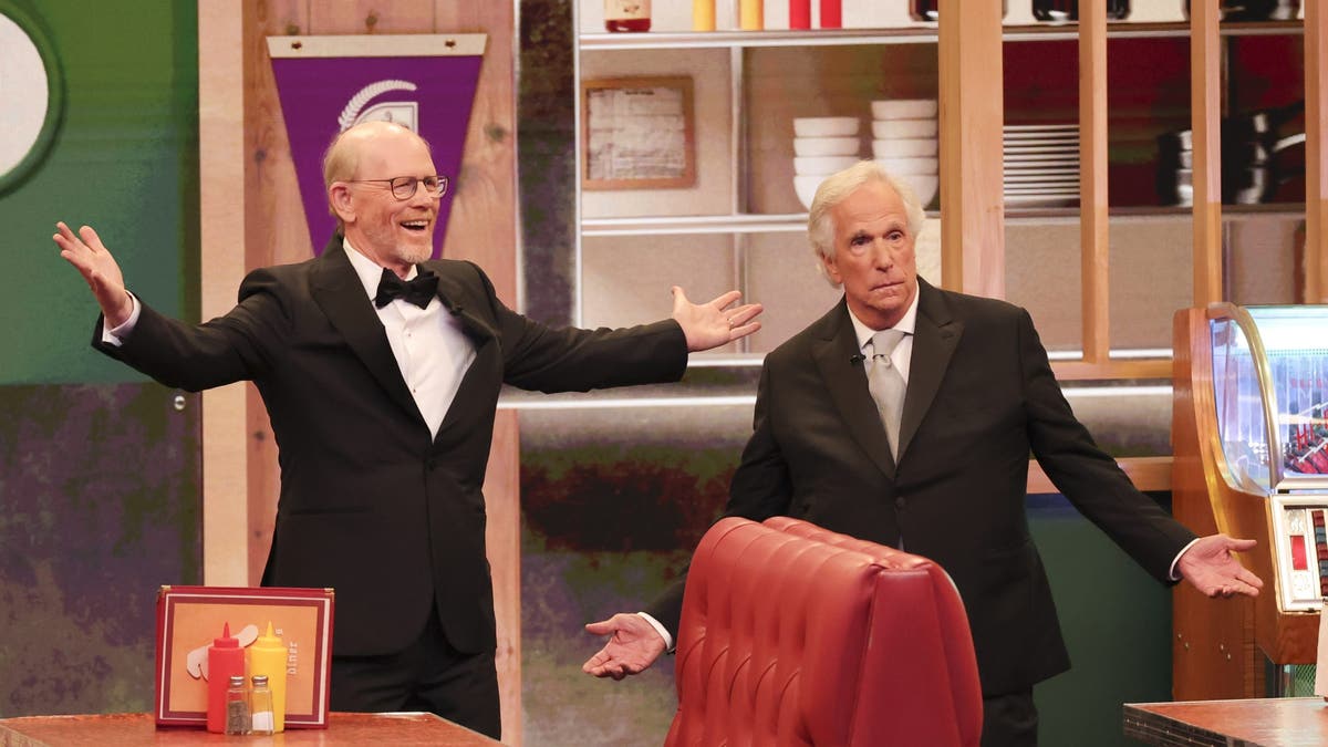 'Happy Days' stars Henry Winkler and Ron Howard reunite at 2024 Emmy ...