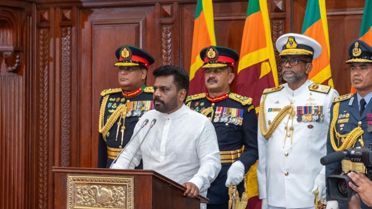 El nuevo presidente de Sri Lanka, Anura Kumara Dissanayake, presta juramento como presidente de Sri Lanka en Colombo, Sri Lanka, el 23 de septiembre de 2024.