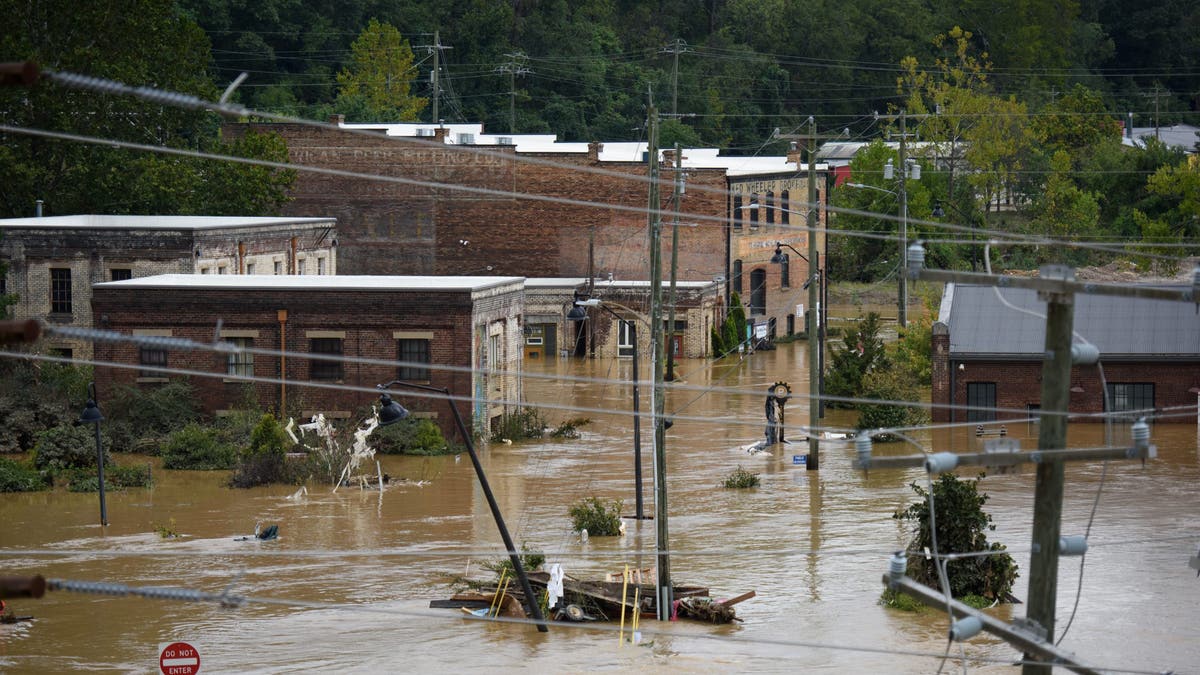 Daños por tormenta en Asheville, Carolina del Norte