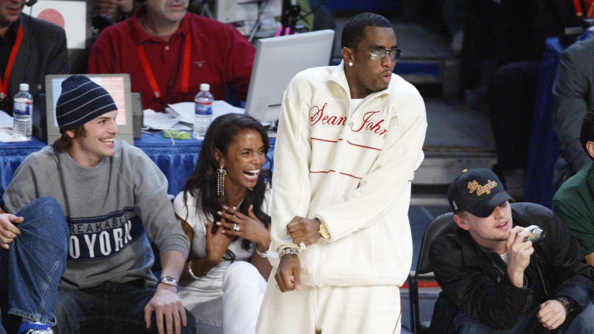 Ashton Kutcher, Kim Porter, Diddy dan Leonardo DiCaprio di NBA All-Star Game 2004