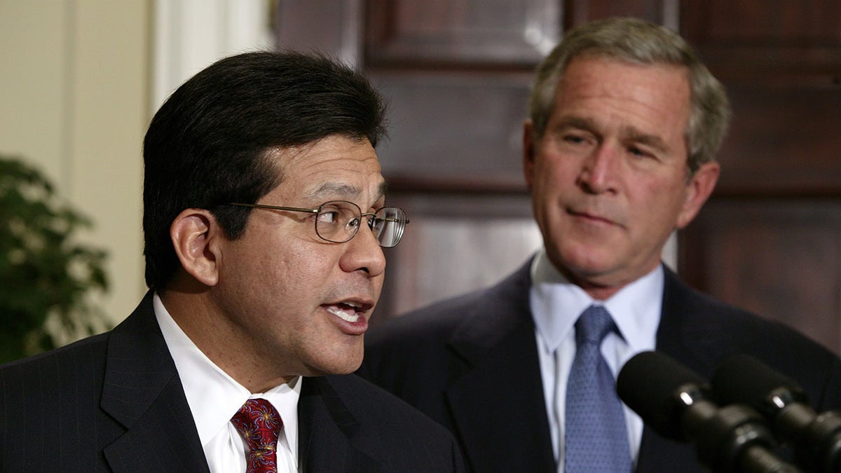 Bush y Gonzales