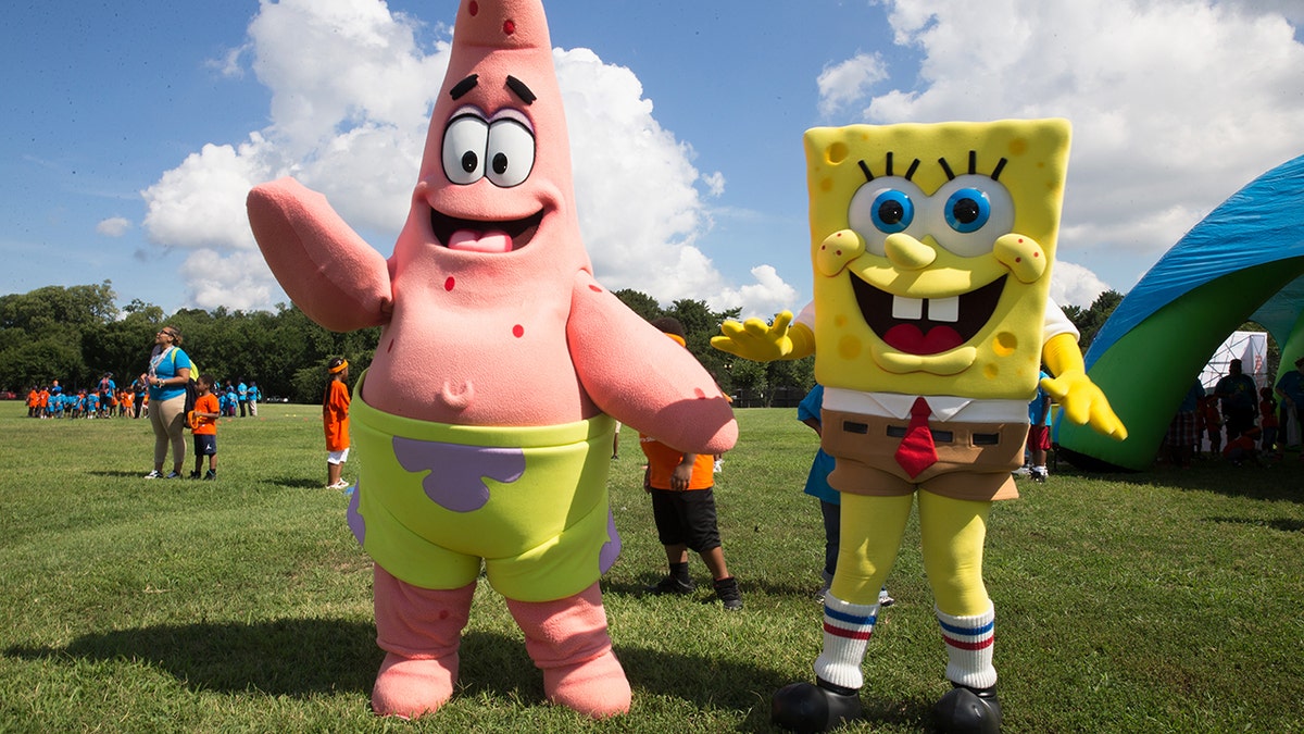 Patricio y Bob Esponja participan en el Día Mundial del Juego en Washington, DC.