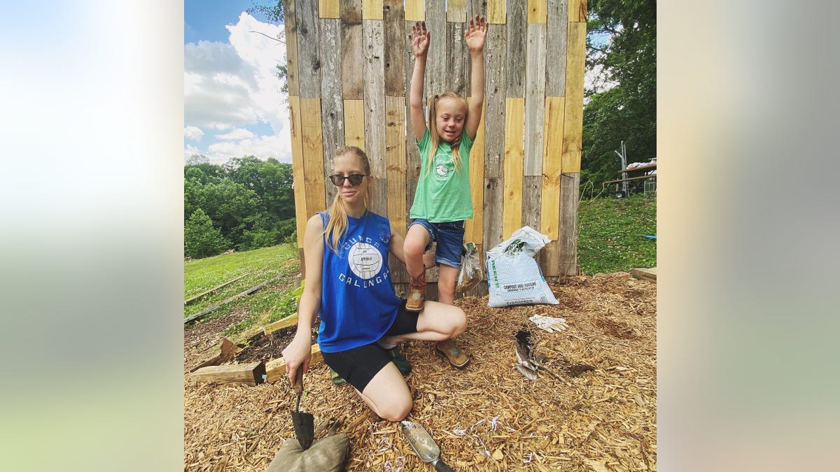 As filhas de Rory Feek, Heidi e Indiana