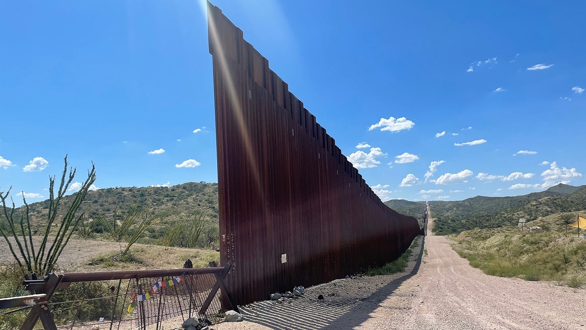 Arizona border wall