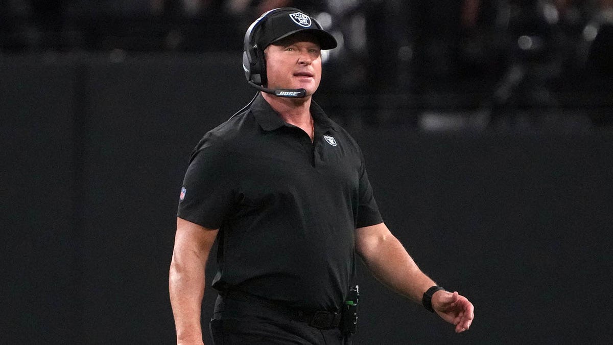 Jon Gruden reacts