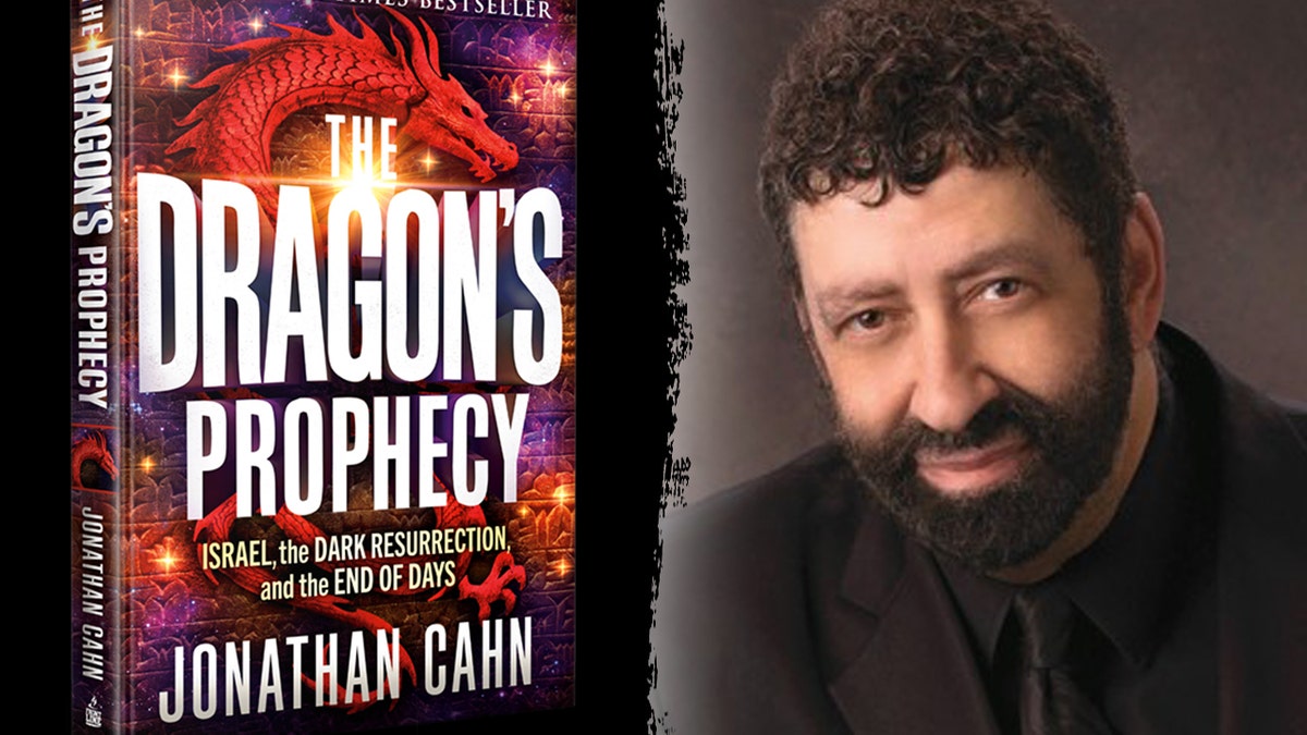 Salinan The Dragon's Prophecy terbelah dengan tembakan di kepala oleh Jonathan Cahn.