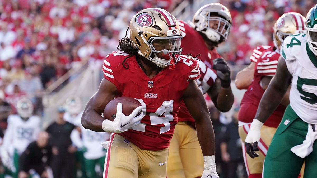 49ers Beat Jets As Jordan Mason Steps Up In Place Of Injured Christian ...