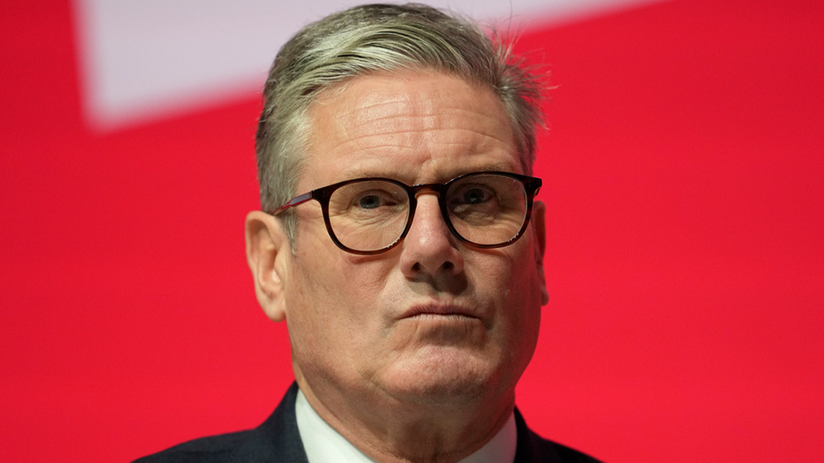 Keir Starmer con gafas