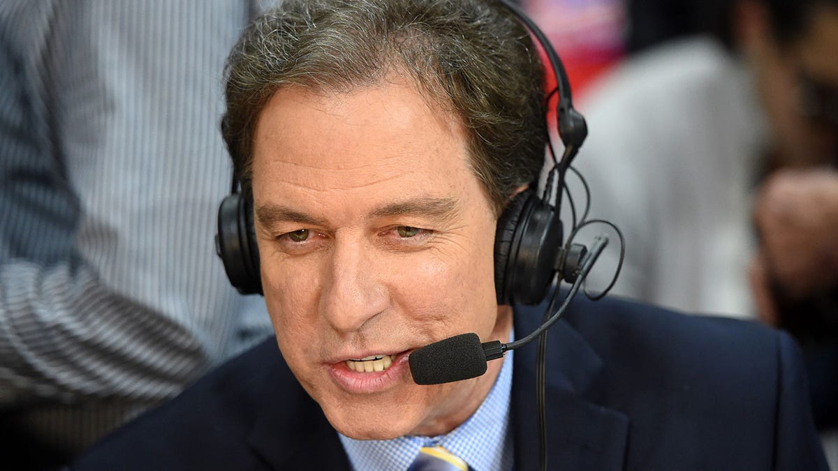 Kevin Harlan calls Clippers-Spurs game