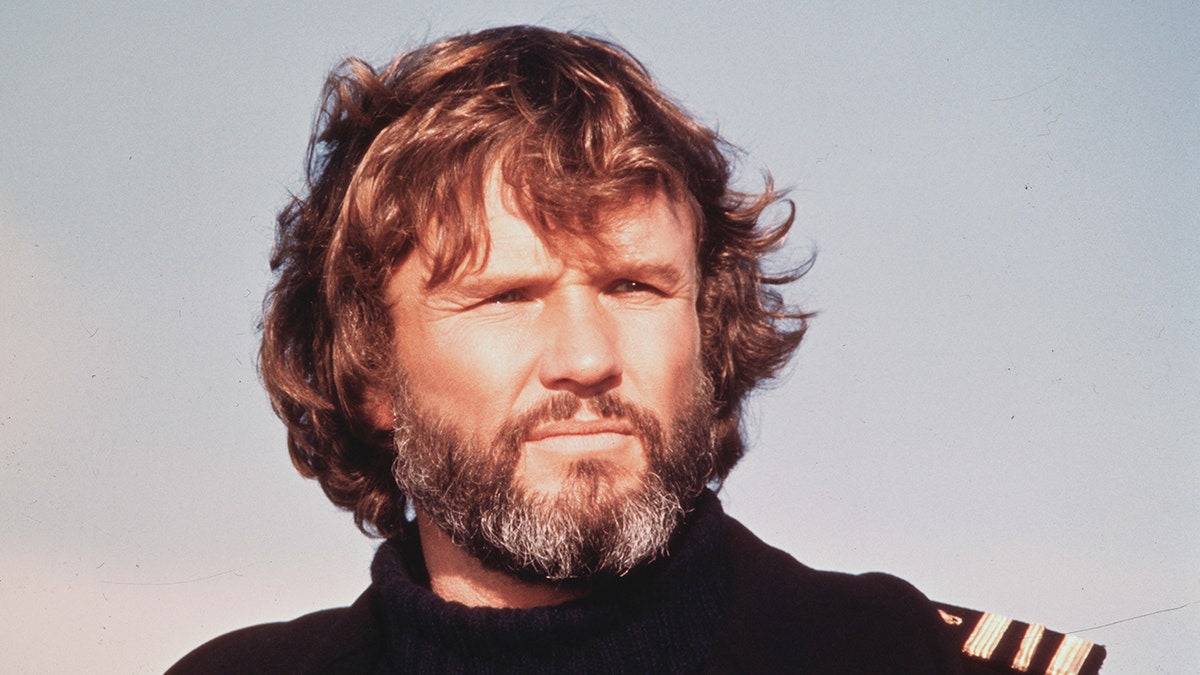 Primer plano del joven Kris Kristofferson