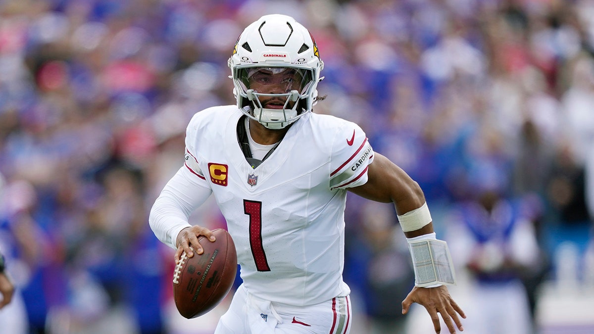 Kyler Murray in action