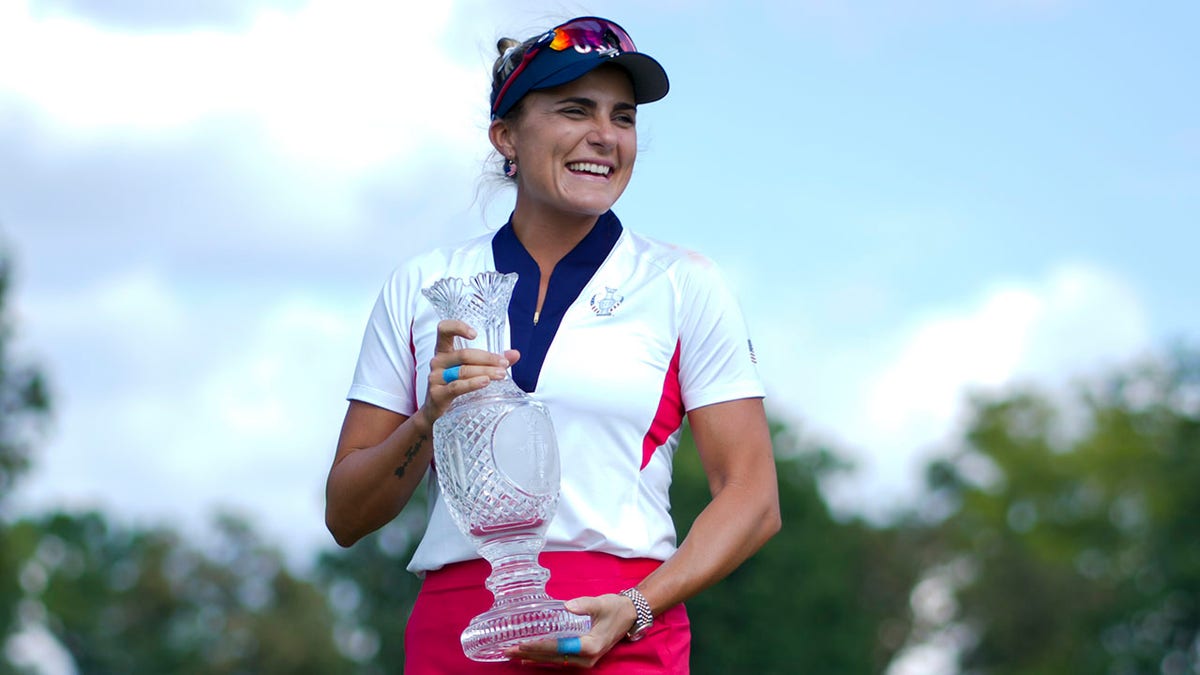 Lexi Thompson sonríe con la Solheim Cup