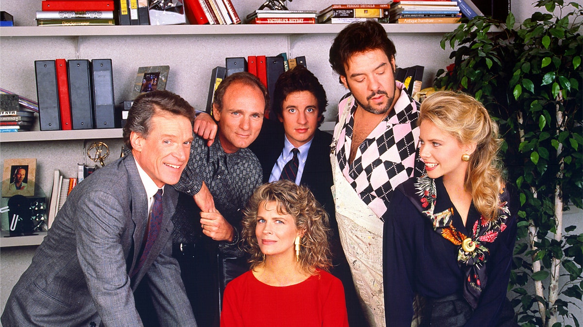 MURPHY BROWN CAST