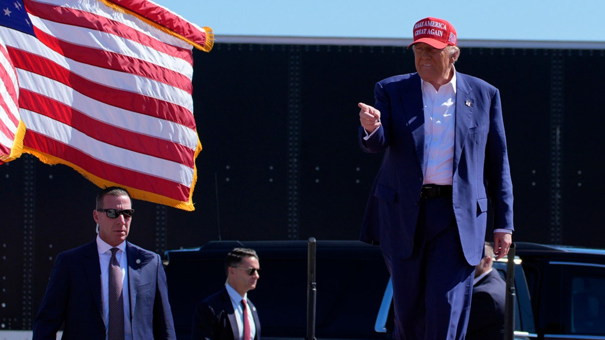 North Carolina presidential race in dead heat as hurricane recovery underway