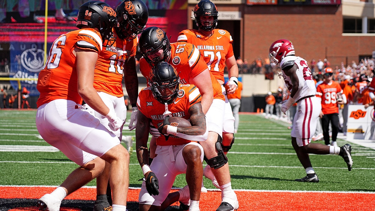 Ollie Gordon II celebrates two-point conversion