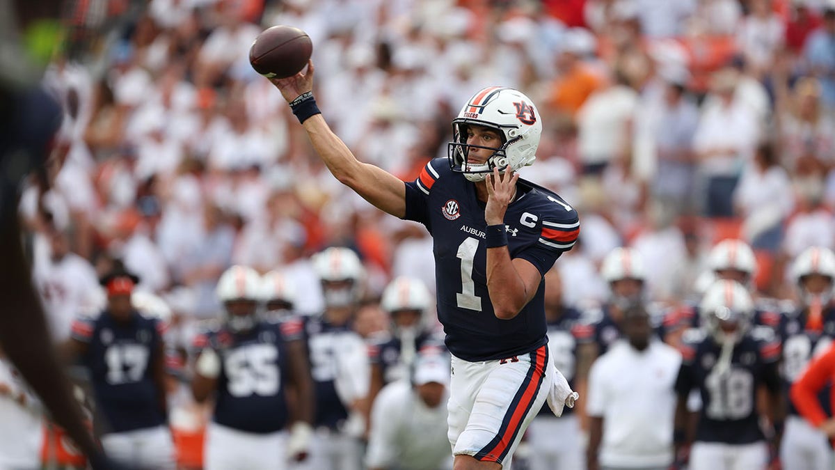 Payton Thorne throws ball