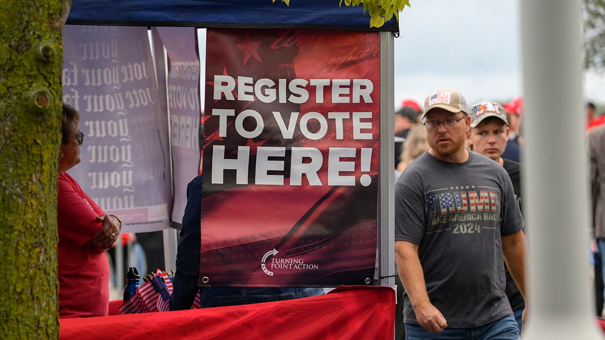 Registro de votantes en el mitin de Trump