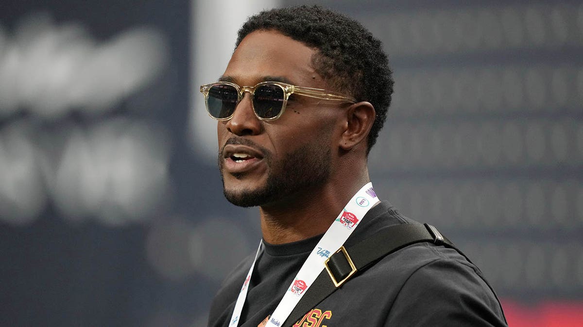 College football legend Reggie Bush explains why expanded playoffs ...