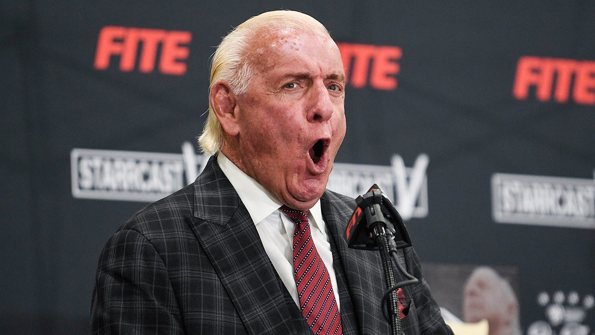 Ric Flair grita